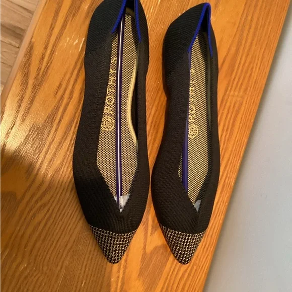 Rothy’s The Point Black and Gold Pointed Toe *RETIRED* Women's Flats NWOB 9.5 - Picture 2 of 3